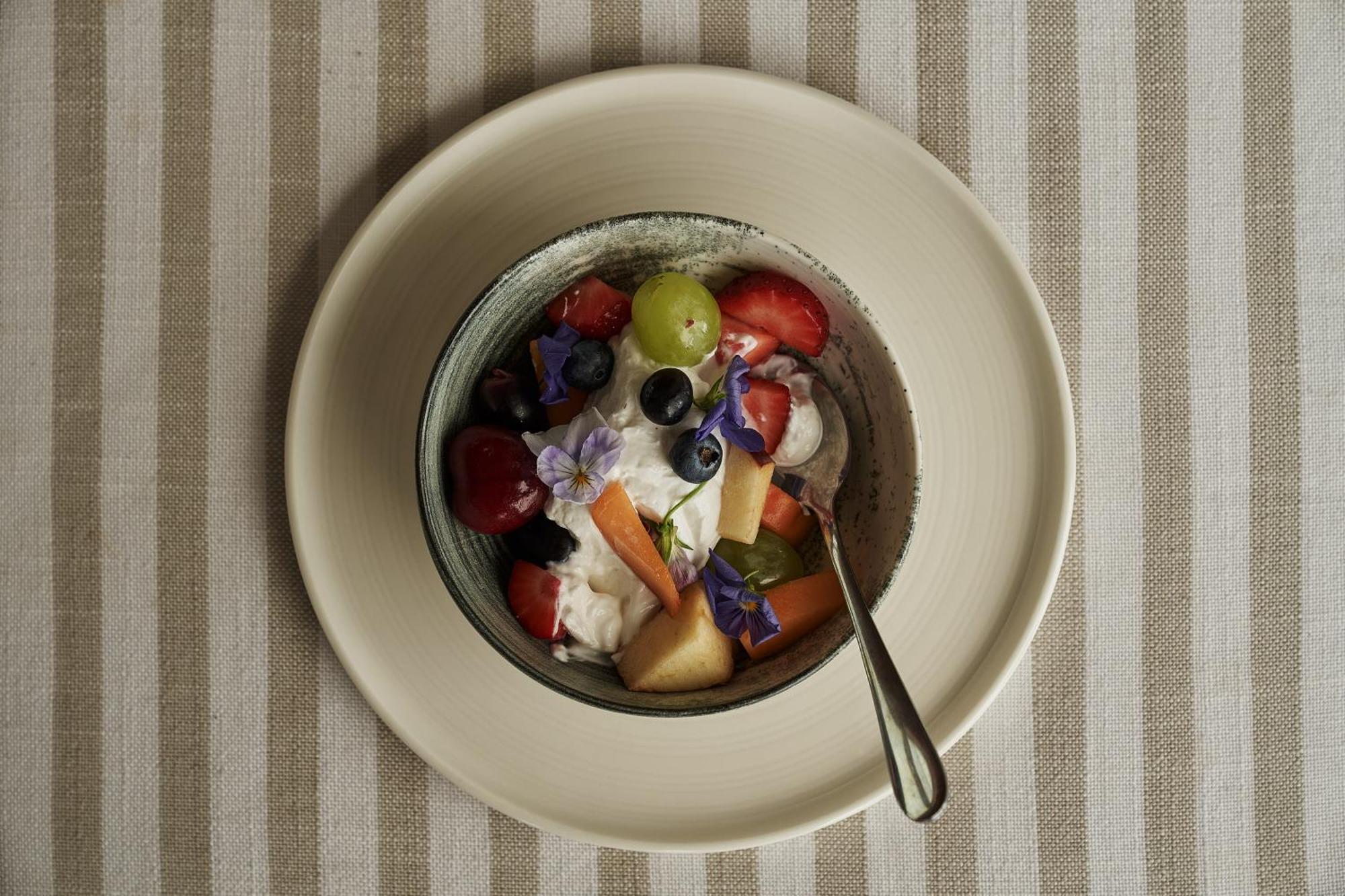 Отель The Newel Psychiko Афины Экстерьер фото Fruit salad
