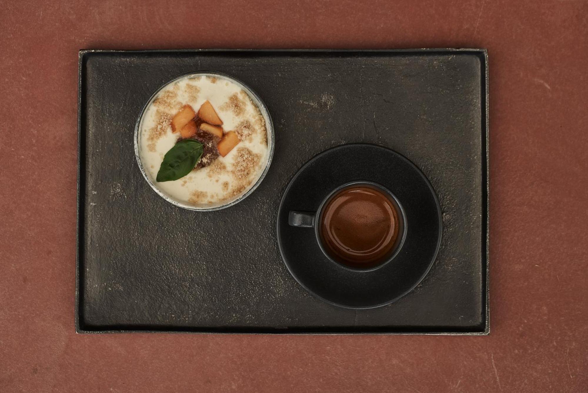 Отель The Newel Psychiko Афины Экстерьер фото A cup of coffee with a side of kaya toast